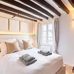 Super Central - Marais Designer One-Bedroom - Free Parking