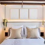 Super Central - Marais Designer One-Bedroom - Free Parking